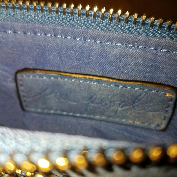NWOT Free People Blue Vegan wristlet - Picture 3 of 3